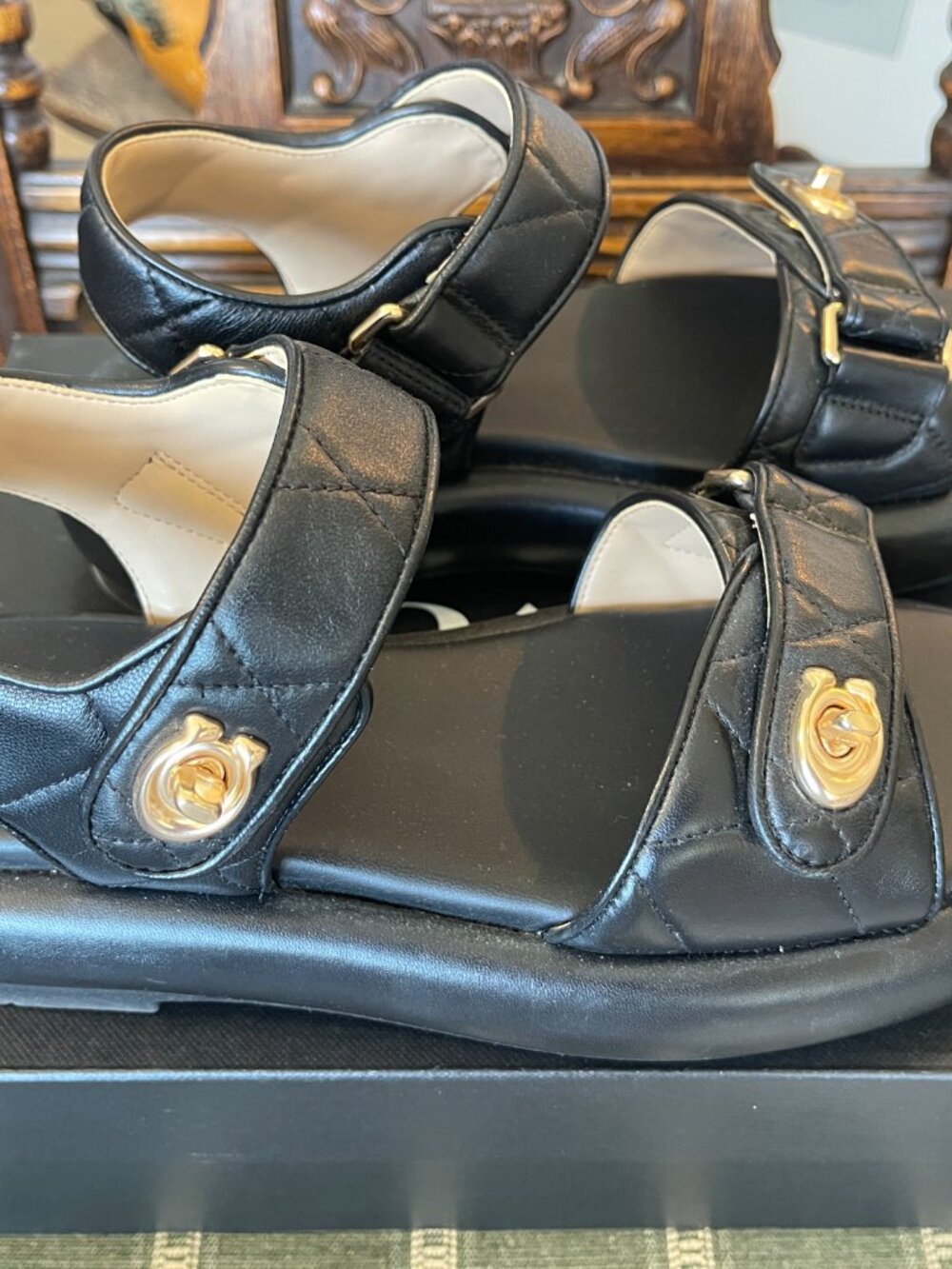 COACH QUILTED BLACK LEATHER DAD SANDALS SIZE 7 - Picture 5 of 6